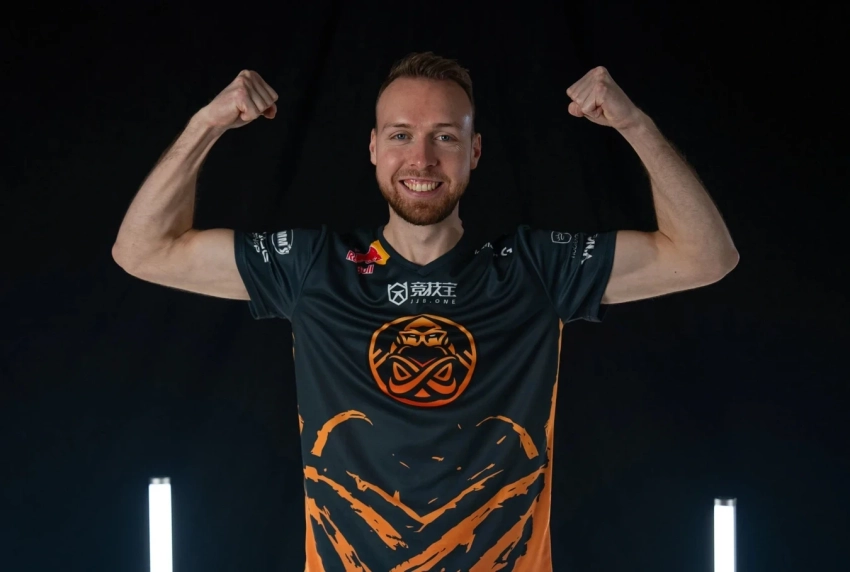 Тренер 100 Thieves по Counter-Strike 2 рассказал о самых сложных моментах карьеры